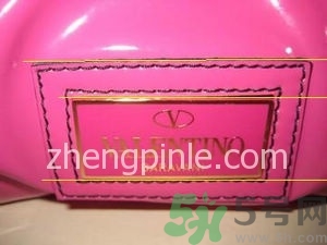 valentino包包真假怎么辨別?華倫天奴包包真假對(duì)比圖 valentino包包真假怎么辨別?華倫天奴包包真假對(duì)比圖