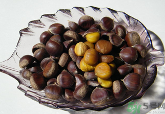 熟板栗怎么去皮最快？煮熟板栗怎么去皮？