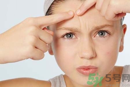 孕婦臉上長痘痘怎么回事？孕婦長痘痘怎么辦？