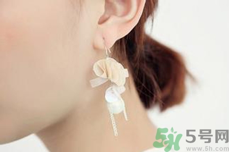 耳洞發(fā)炎流膿怎么辦？耳洞紅腫癢怎么辦？