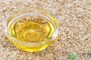 芝麻油可以炒菜嗎?香油炒菜好嗎? 芝麻油可以炒菜嗎?香油炒菜好嗎?