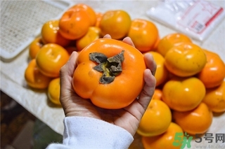 柿子和螃蟹一起吃有毒嗎？柿子不能和什么同食？