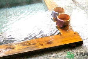 泡溫泉可以戴隱形眼鏡嗎？泡溫泉帶隱形眼鏡可以嗎？