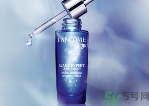 精華液什么時(shí)候用最好?精華液什么時(shí)候用最佳? 精華液什么時(shí)候用最好?精華液什么時(shí)候用最佳?