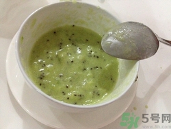 獼猴桃皮可以敷臉嗎?獼猴桃皮敷臉有什么好處 獼猴桃皮可以敷臉嗎?獼猴桃皮敷臉有什么好處