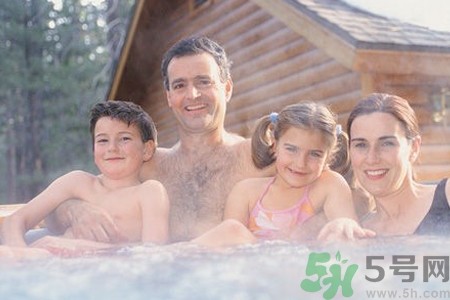 泡溫泉可以經(jīng)常泡嗎？經(jīng)常泡溫泉好嗎？