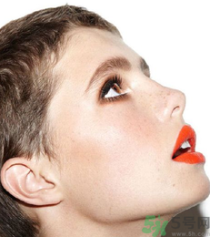 珊瑚色口紅適合什么人？珊瑚色口紅適合什么膚色？