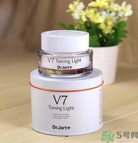 素顏霜和氣墊哪個好？素顏霜和氣墊bb哪個好？