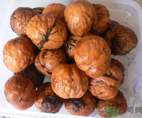 核桃長毛了還能吃嗎？核桃長毛了怎么辦？