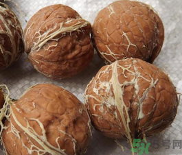 核桃長毛了還能吃嗎？核桃長毛了怎么辦？