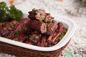 吃辣鴨脖太辣怎么辦？鴨脖子太辣怎么辦？