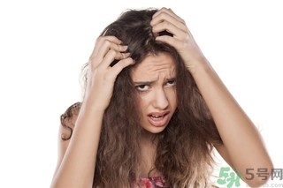 掉頭發(fā)用白醋洗頭好嗎？掉頭發(fā)用醋洗好嗎？