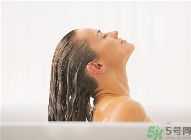 掉頭發(fā)用白醋洗頭好嗎？掉頭發(fā)用醋洗好嗎？