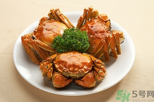 大閘蟹放冰箱死了還能吃嗎？大閘蟹放冰箱冰凍死了還能吃嗎？