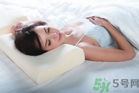 懷孕初期應(yīng)注意什么？懷孕初期吃什么好？