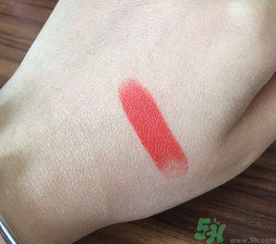 伊蒂之屋甜蜜之戀唇膏怎么樣? 伊蒂之屋甜蜜之戀唇膏怎么樣?