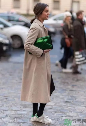 穿風(fēng)衣里面穿什么?風(fēng)衣內(nèi)搭什么好看? 穿風(fēng)衣里面穿什么?風(fēng)衣內(nèi)搭什么好看?