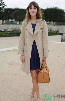 穿風(fēng)衣里面穿什么?風(fēng)衣內(nèi)搭什么好看? 穿風(fēng)衣里面穿什么?風(fēng)衣內(nèi)搭什么好看?