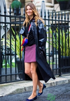 穿風(fēng)衣里面穿什么?風(fēng)衣內(nèi)搭什么好看? 穿風(fēng)衣里面穿什么?風(fēng)衣內(nèi)搭什么好看?