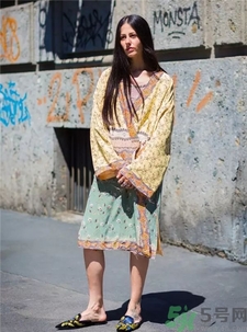 穿風(fēng)衣里面穿什么?風(fēng)衣內(nèi)搭什么好看? 穿風(fēng)衣里面穿什么?風(fēng)衣內(nèi)搭什么好看?