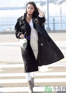 穿風(fēng)衣里面穿什么?風(fēng)衣內(nèi)搭什么好看? 穿風(fēng)衣里面穿什么?風(fēng)衣內(nèi)搭什么好看?