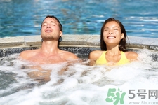 血糖高的人可以泡溫泉嗎？血糖高的人泡溫泉需要注意什么？