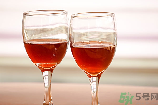 紅酒有沉淀物還能喝嗎,紅酒的沉淀物有影響嗎？