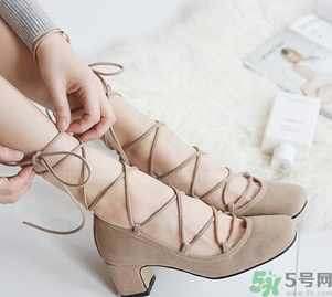 十月可以穿涼鞋嗎？十月怎么穿涼鞋不冷？