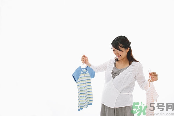 20度左右寶寶穿什么衣服?20度寶寶蓋多少被子 20度左右寶寶穿什么衣服?20度寶寶蓋多少被子