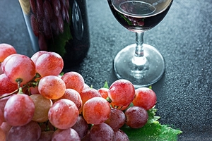 紅酒有沉淀物還能喝嗎,紅酒的沉淀物有影響嗎？