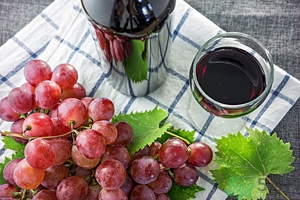 紅酒有沉淀物還能喝嗎,紅酒的沉淀物有影響嗎？