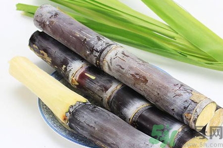 發(fā)霉的甘蔗吃了會(huì)中毒嗎？發(fā)霉的甘蔗長(zhǎng)什么樣子？