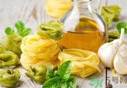 茶油可以卸妝嗎?茶油卸妝好嗎 茶油可以卸妝嗎?茶油卸妝好嗎