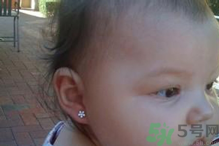 小孩打耳洞對(duì)視力好嗎？為什么小時(shí)候打耳洞對(duì)視力好？