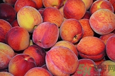 油桃小孩能吃嗎?小孩吃油桃好嗎 油桃小孩能吃嗎?小孩吃油桃好嗎