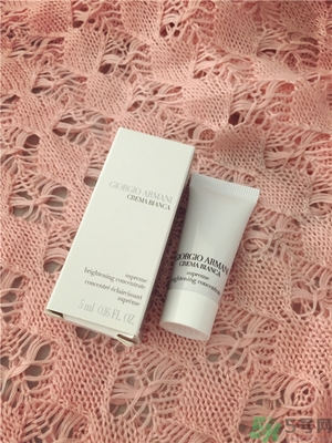 阿瑪尼黑鑰匙至臻奐顏精華乳怎么樣？阿瑪尼黑鑰匙精華乳好用嗎？