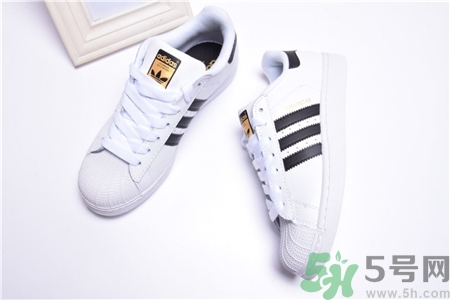 阿迪達(dá)斯貝殼頭有幾種?貝殼頭金標(biāo)和白標(biāo)區(qū)別 阿迪達(dá)斯貝殼頭有幾種?貝殼頭金標(biāo)和白標(biāo)區(qū)別