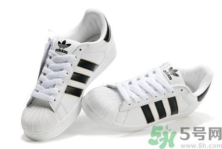 阿迪達(dá)斯貝殼頭有幾種?貝殼頭金標(biāo)和白標(biāo)區(qū)別 阿迪達(dá)斯貝殼頭有幾種?貝殼頭金標(biāo)和白標(biāo)區(qū)別