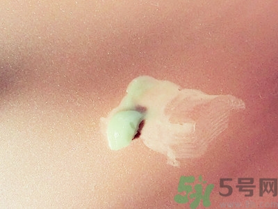 白兔祛痘膏怎么用？白兔牌暗瘡膏怎么用？