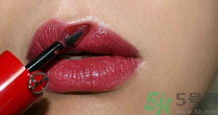 阿瑪尼胖管唇釉和香奈兒印記唇釉哪個(gè)好? 阿瑪尼胖管唇釉和香奈兒印記唇釉哪個(gè)好?