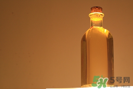 橄欖油可以直接喝嗎?橄欖油喝了有什么好處 橄欖油可以直接喝嗎?橄欖油喝了有什么好處