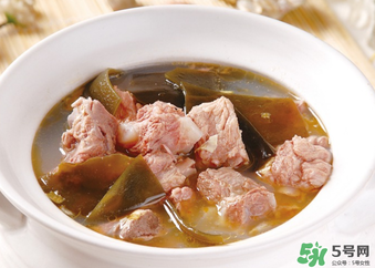 燉排骨什么時候放鹽最好？燉排骨放什么調(diào)料？