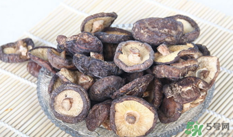 干香菇發(fā)霉了還能吃嗎？干香菇發(fā)霉怎么處理？