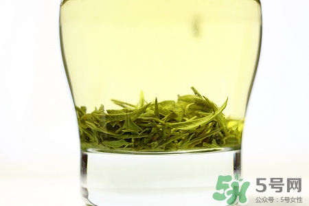 喝白茶會(huì)上火嗎?喝白茶上火怎么辦 喝白茶會(huì)上火嗎?喝白茶上火怎么辦