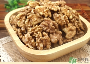 吃核桃會(huì)便秘嗎？核桃吃多少不容易便秘？