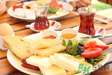 小孩子能吃奶酪嗎?一歲寶寶能吃奶酪 小孩子能吃奶酪嗎?一歲寶寶能吃奶酪