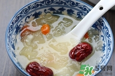 喝銀耳紅棗湯會發(fā)胖嗎？晚上吃銀耳紅棗湯長會胖嗎？