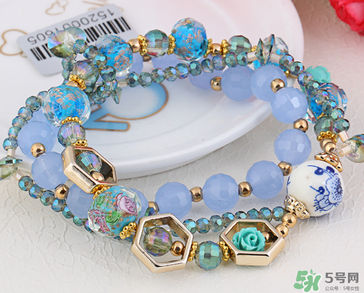 潘多拉手鏈?zhǔn)鞘裁床馁|(zhì)？潘多拉手鏈?zhǔn)倾y的嗎？