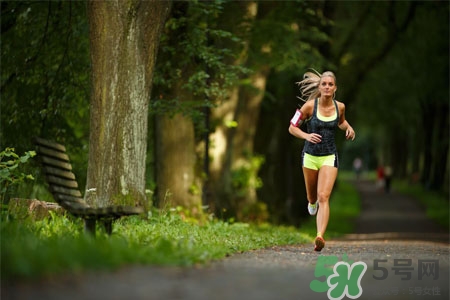 冬天練瑜伽穿什么？冬天練瑜伽有什么好處？