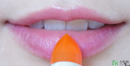 catrice變色唇膏粉管和銀管有什么區(qū)別? catrice變色唇膏粉管和銀管有什么區(qū)別?